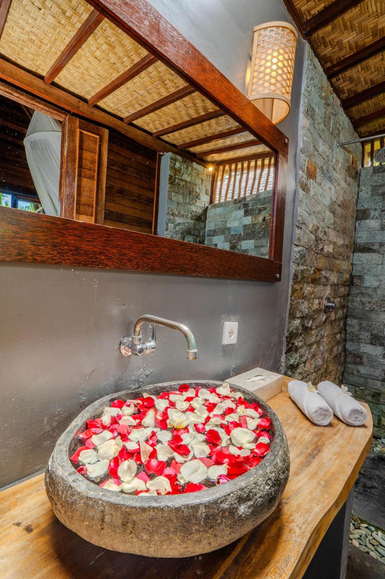 Lumbung Bukit Resort Uluwatu Экстерьер фото