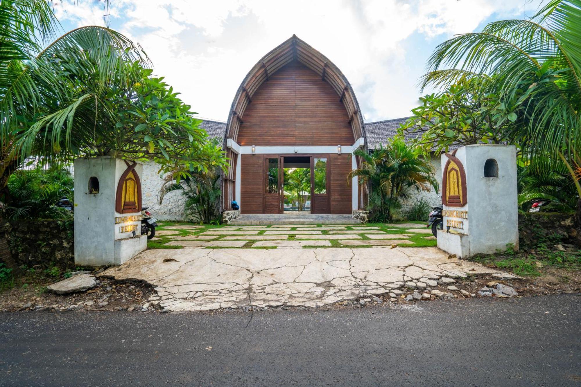 Lumbung Bukit Resort Uluwatu Экстерьер фото